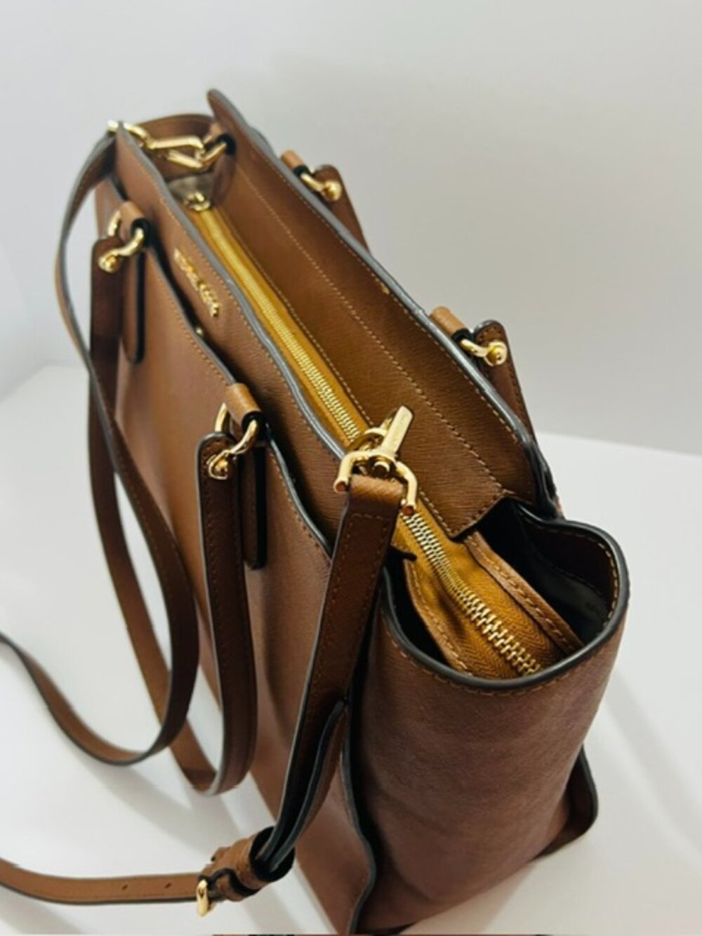 Michael Kors Dee Dee Lg Saffiano Leather Convertible Tote Acorn EUC - Picture 7 of 16